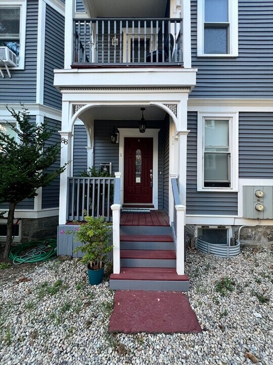 88 Day St in Boston, MA - Building Photo