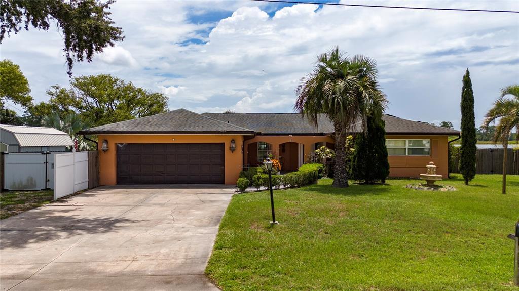 1265 E Fowler Dr in Deltona, FL - Building Photo