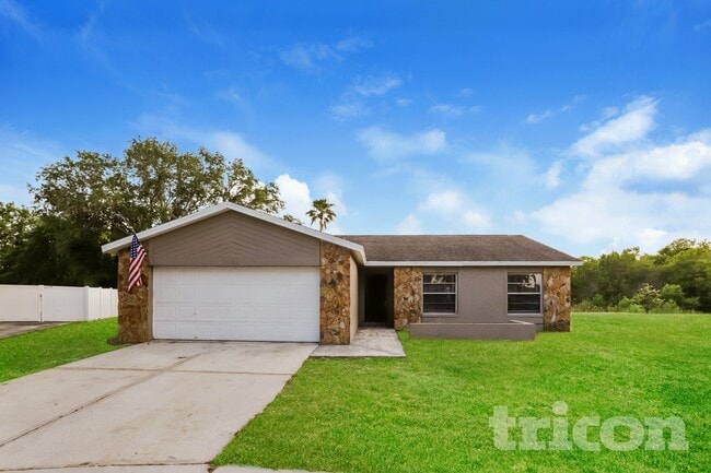 property at 1020 Red Oak Cir