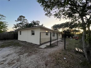 5508-5514-5514 Eighth Ave in Ft. Myers, FL - Building Photo - Building Photo