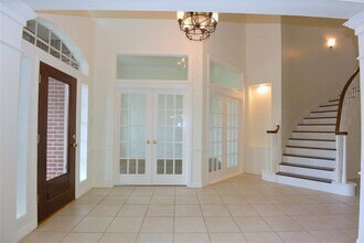 5902 Indian Hills Ln in Sugar Land, TX - Building Photo - Building Photo