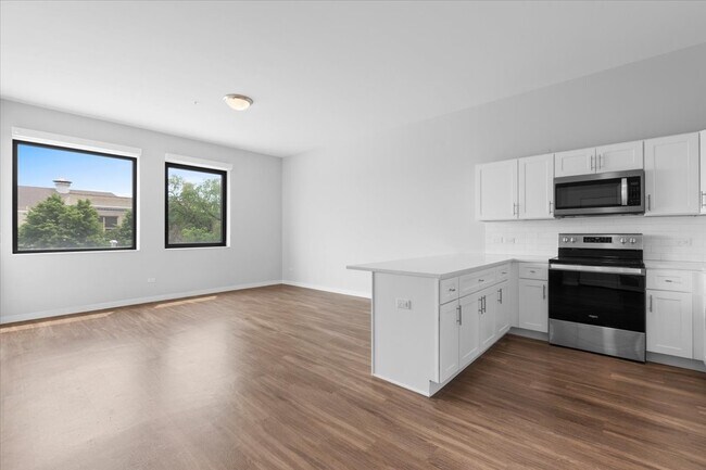 1900 W Lawrence Ave in Chicago, IL - Building Photo - Building Photo
