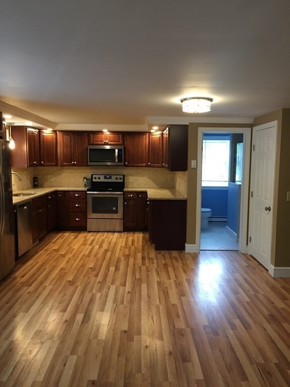 75 Chapel St in Shirley, MA - Building Photo - Building Photo