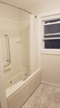 1504 Rogers Cir photo'