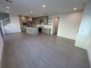 192 W Ramsey Dr in Tracy, CA - Building Photo - Building Photo