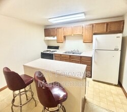 40 Race St in Manor, PA - Building Photo - Building Photo