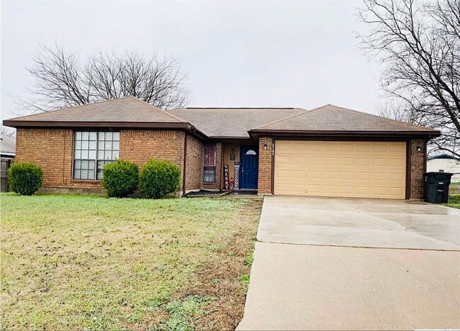 property at 2102 Westcliff Rd