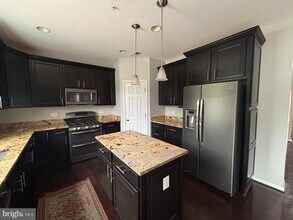 9820 Leighland Ct in Waldorf, MD - Building Photo - Building Photo