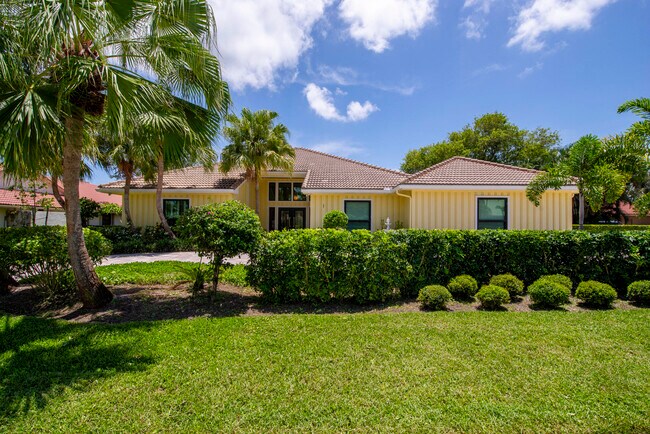 1 Wycliff Rd in Palm Beach Gardens, FL - Building Photo - Building Photo