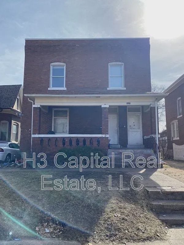 property at 2022 Cleveland Blvd