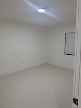 1800 NW 18th Terrace in Miami, FL - Building Photo - Building Photo