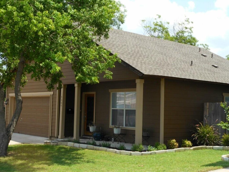 5404 Helen St in Austin, TX - Foto de edificio