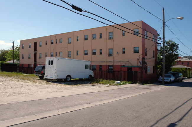 Standford Apartments in Miami, FL - Building Photo - Building Photo