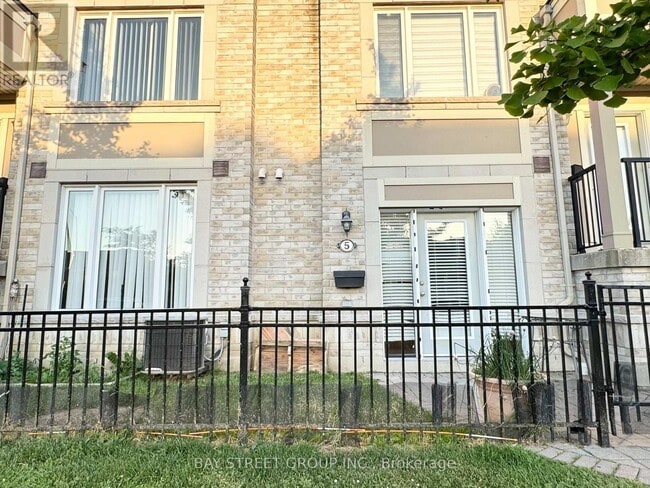 property at 3020-3020 Erin Centre Blvd