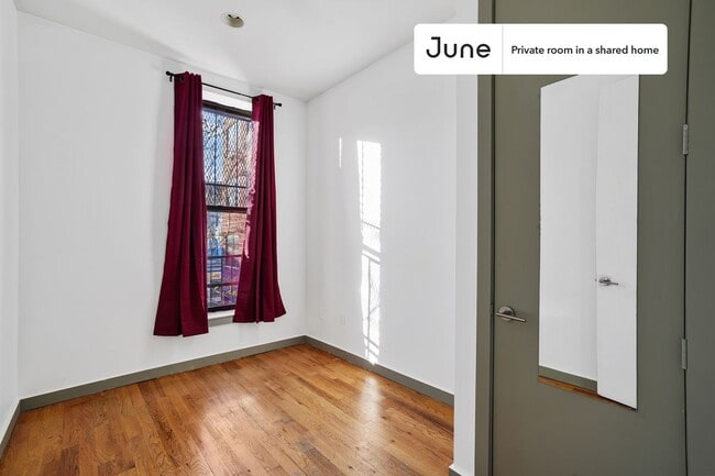 Private bedroom in 4 bed/1.5 bath Home in New York, NY - Building Photo - Building Photo
