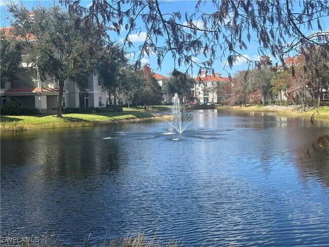 23710 Walden Center Dr in Bonita Springs, FL - Building Photo - Building Photo