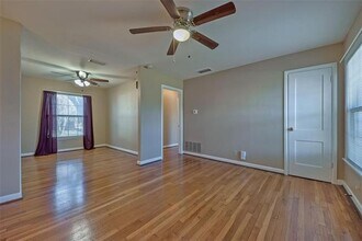10426 Fern Dr in Dallas, TX - Foto de edificio - Building Photo