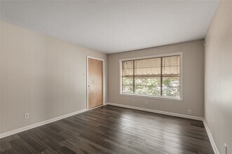 818 University Ave in Huntsville, TX - Building Photo - Building Photo
