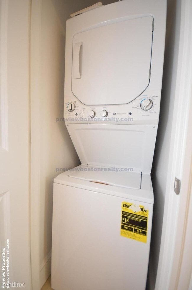 19 Green St-Unit -APT# 2-R in Brookline, MA - Building Photo - Building Photo