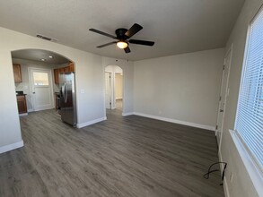 2571-2571 Erickson St in Sacramento, CA - Building Photo - Building Photo