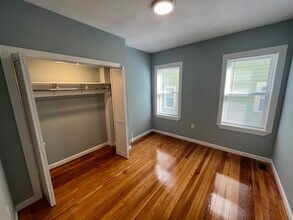 33 Hancock St, Unit #1 in Somerville, MA - Foto de edificio - Building Photo