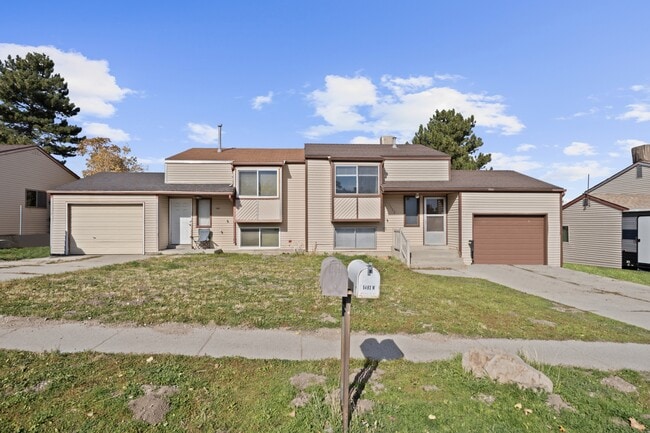 property at 5492 Lilac Ave