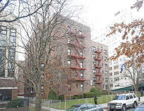 1176 Ocean Pky in Brooklyn, NY - Foto de edificio - Building Photo