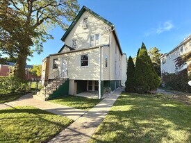 1723 Emerson St in Evanston, IL - Building Photo