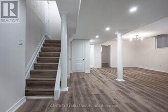 321 Howard Crescent in Orangeville, ON - Building Photo - Building Photo