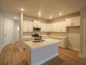 12529 Whitcomb Cir in Athens, AL - Building Photo - Building Photo