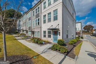 313 Skylar Way SE in Atlanta, GA - Building Photo - Building Photo