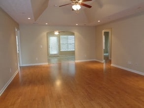 1075 Savannah Ave in Gallatin, TN - Building Photo - Building Photo