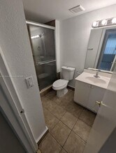 4255 N University Dr in Sunrise, FL - Building Photo - Building Photo