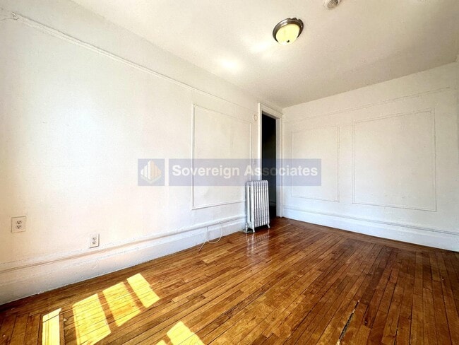 121 La Salle St, Unit 26 in New York, NY - Foto de edificio - Building Photo