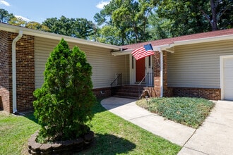 606 Hilliard Dr in Fayetteville, NC - Building Photo - Building Photo