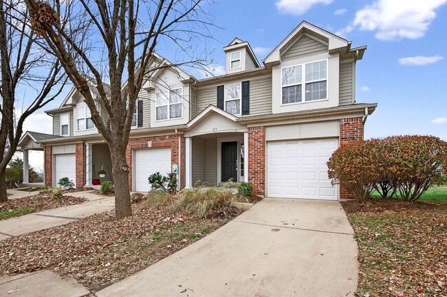 373 Montclair Tower Dr in St. Charles, MO - Building Photo - Building Photo