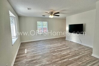 326 Washington Ave in Valparaiso, FL - Building Photo - Building Photo