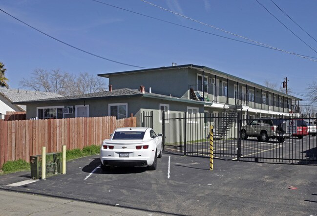 Connie Place Apartments in Sacramento, CA - Foto de edificio - Building Photo