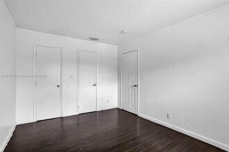 2719 NW 39th Terrace in Lauderdale Lakes, FL - Building Photo - Building Photo