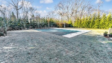 66 Crystal Dr in East Hampton, NY - Building Photo - Building Photo
