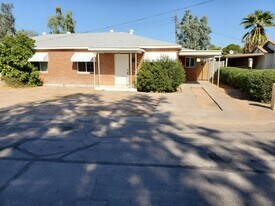 350 E Virginia Cir, Unit 350 in Phoenix, AZ - Building Photo