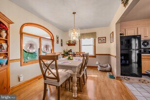 211 Marlyn Ave in Hammonton, NJ - Building Photo