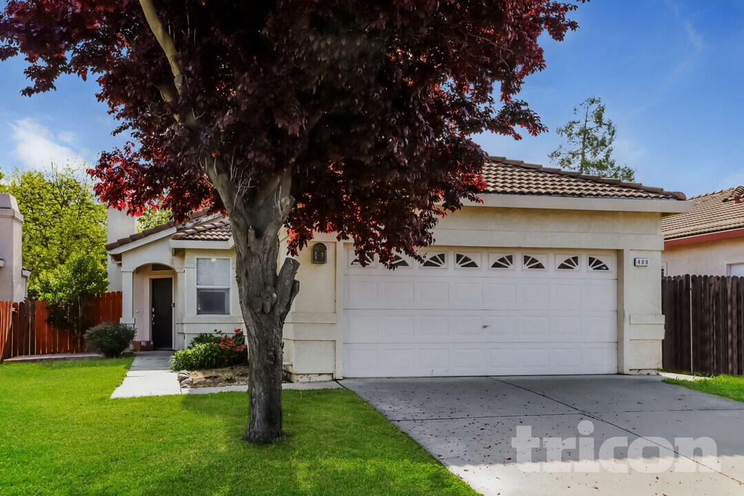 408 Falcon Dr in Woodland, CA - Building Photo