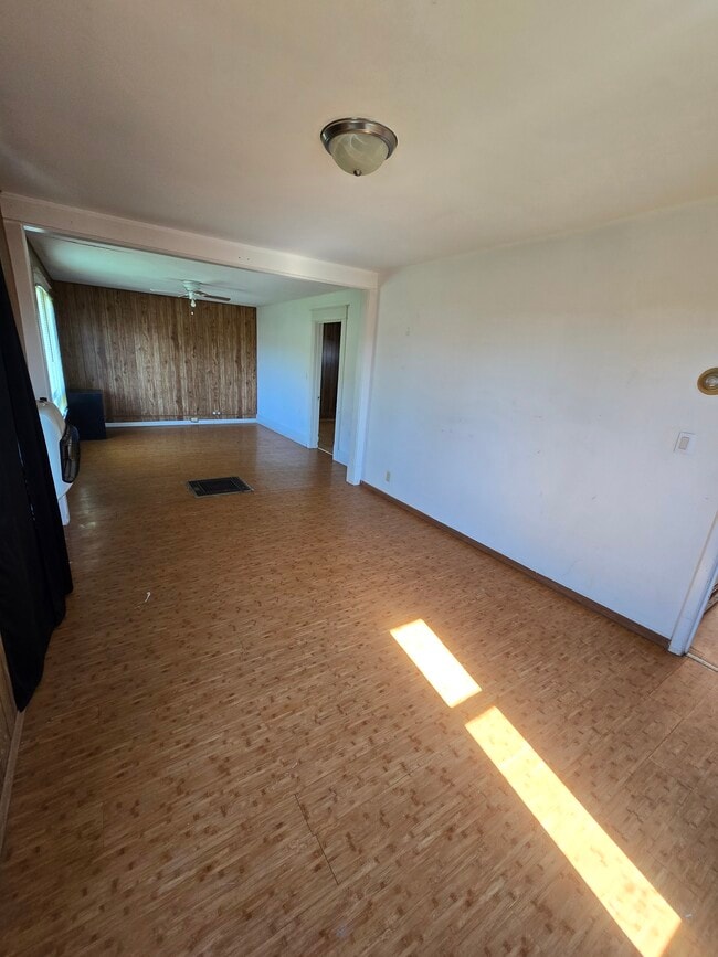 409 3rd St S in Sunburst, MT - Building Photo - Building Photo