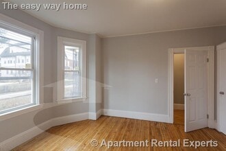 38 Cherry St in Somerville, MA - Building Photo - Building Photo