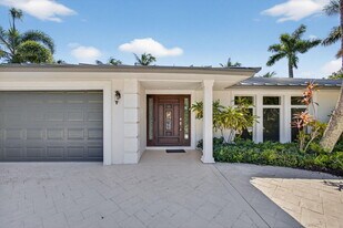 15 River Dr in Jupiter, FL - Building Photo