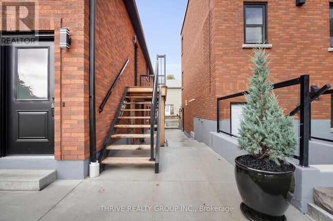 74 Church St in Stratford, ON - Building Photo - Building Photo