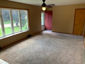 2212 Cedar Acres Dr in Manhattan, KS - Building Photo - Building Photo