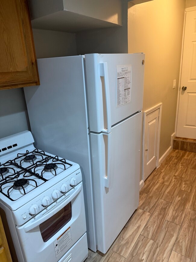 property at 805 E 52nd St