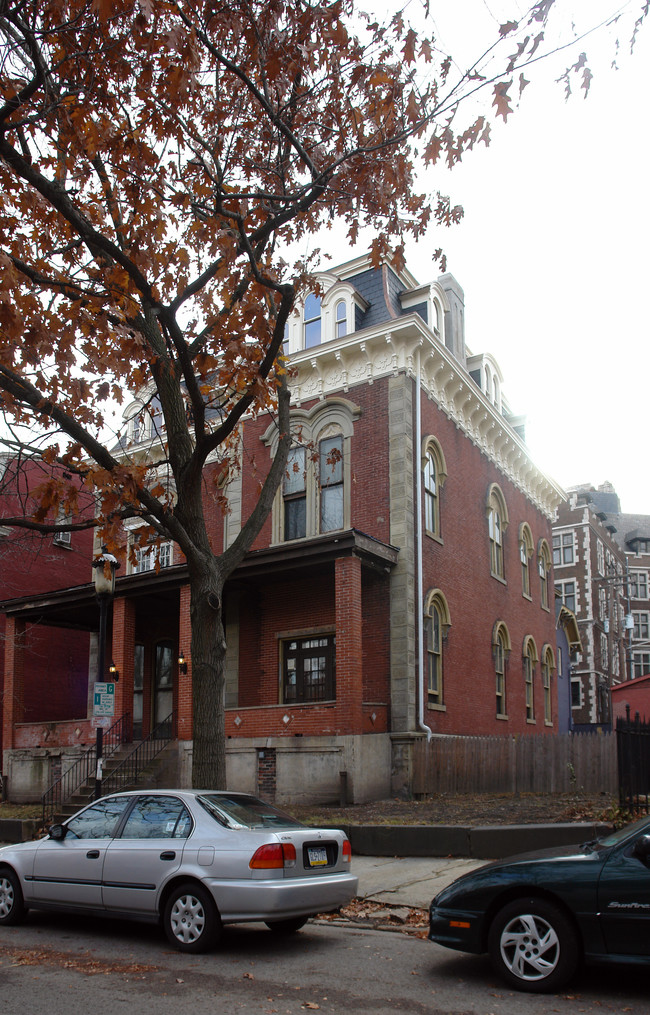 827 N Lincoln Ave in Pittsburgh, PA - Building Photo - Building Photo